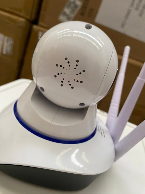 Cámara wifi con visión panorámica V380 Pro, cobertura completa de tu espacio con micrófono de alta sensibilidad.