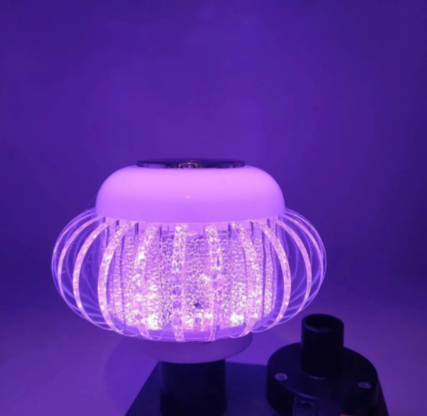 Luz violeta del bombillo parlante bluetooth en Josvim